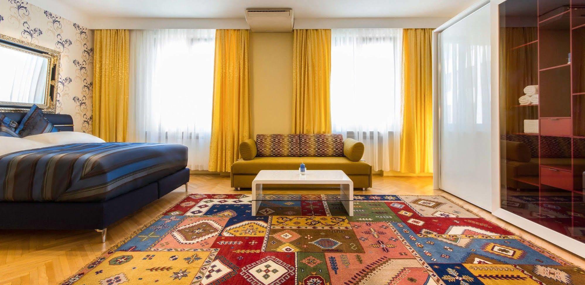 Abieshomes Serviced - Opera Apartament